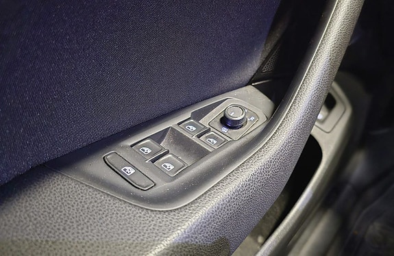 Volkswagen Passat 23 of 27