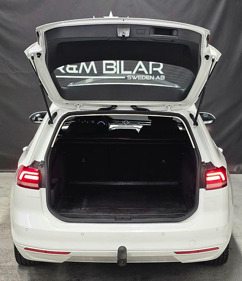 Volkswagen Passat 7 of 27