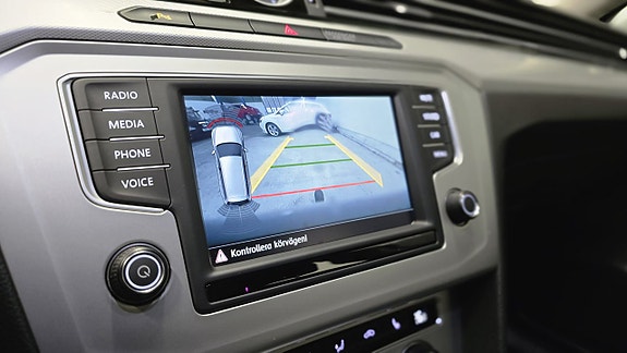 Volkswagen Passat 18 of 27