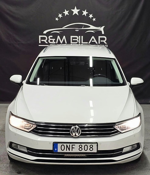 Volkswagen Passat 2 of 5