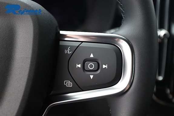Volvo EX40 15 of 23