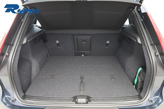 Volvo EX40 21 of 23