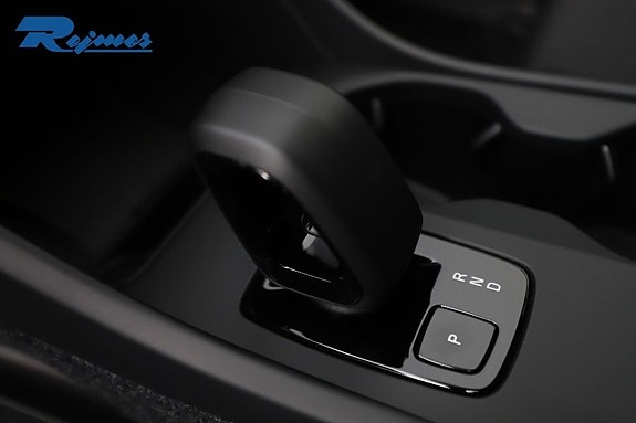 Volvo EX40 16 of 23