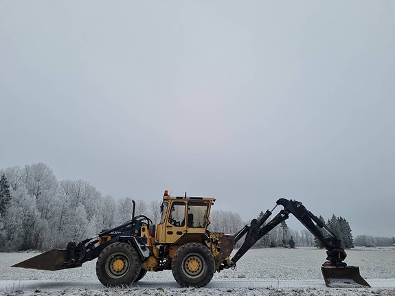 Vi köper din traktorgrävare