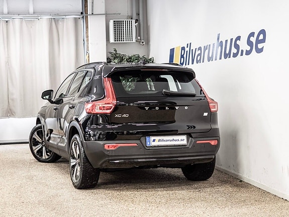 Volvo XC40 3 of 5