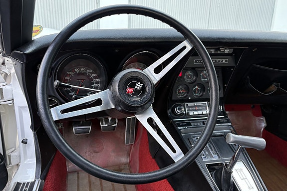 Chevrolet Corvette 16 of 25