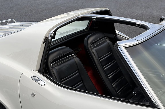Chevrolet Corvette 12 of 25