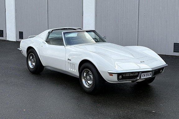 Chevrolet Corvette 25 of 25