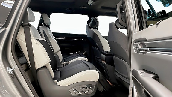Kia EV9 5 of 13