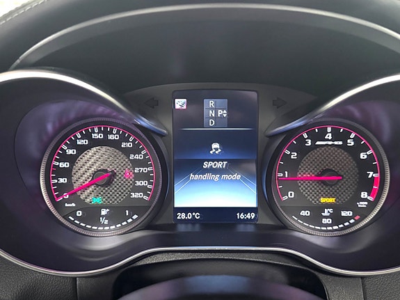 Mercedes-Benz C63 10 of 20