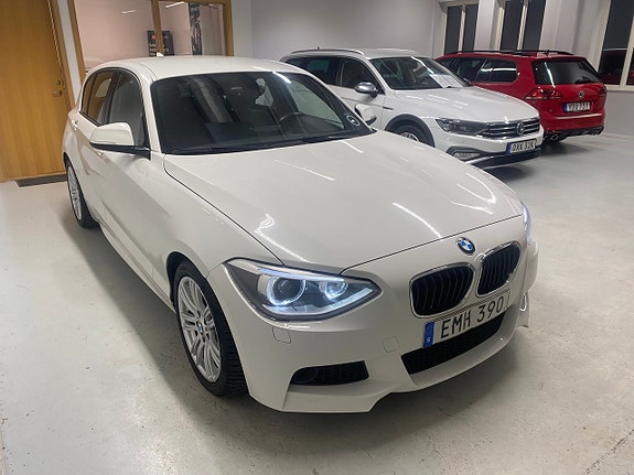BMW 118d 3 of 5