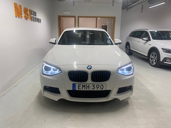 BMW 118d 2 of 5