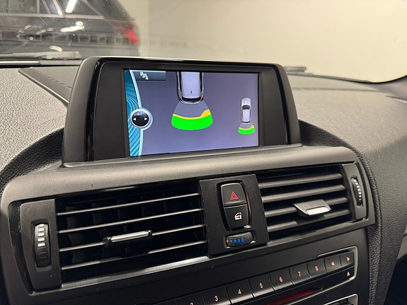 BMW 118d 15 of 16