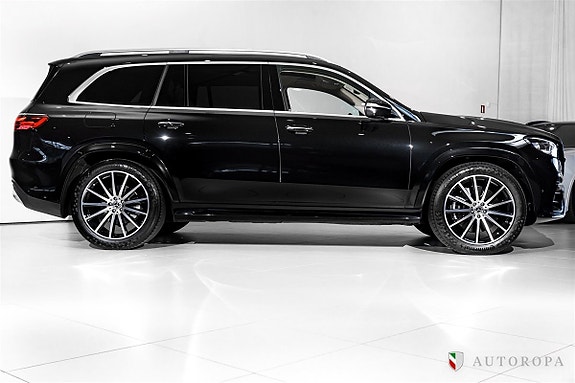 Mercedes-Benz GLS580 3 of 5