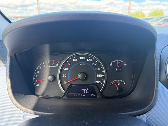 Hyundai i10 20 of 20