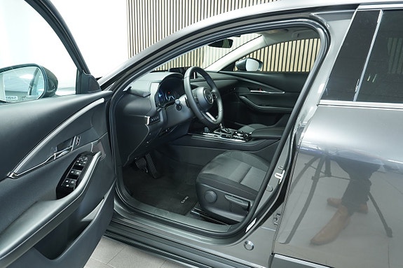 Mazda CX-30 9 of 15