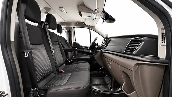 Ford Transit Custom 16 of 19