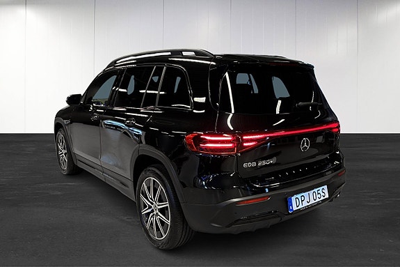 Mercedes-Benz EQB250+ 4 of 5