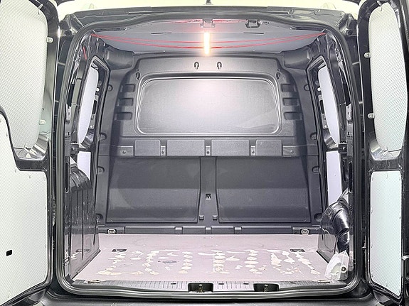 Volkswagen Caddy 30 of 30
