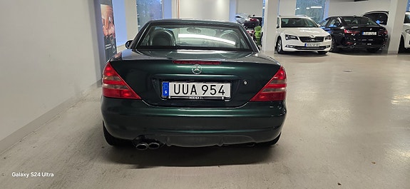 Mercedes-Benz SLK230 4 of 5