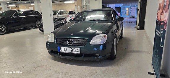 Mercedes-Benz SLK230 2 of 5