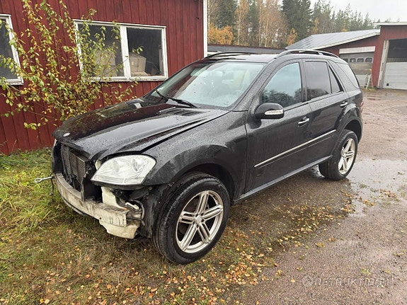 Mercedes-Benz ML320