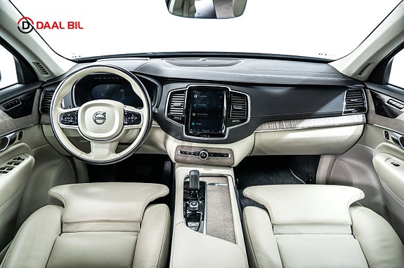 Volvo XC90 9 of 27