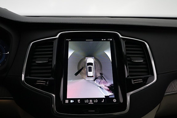 Volvo XC90 20 of 30