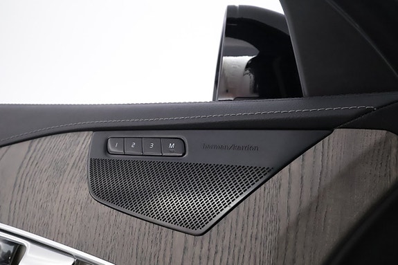 Volvo XC90 27 of 30