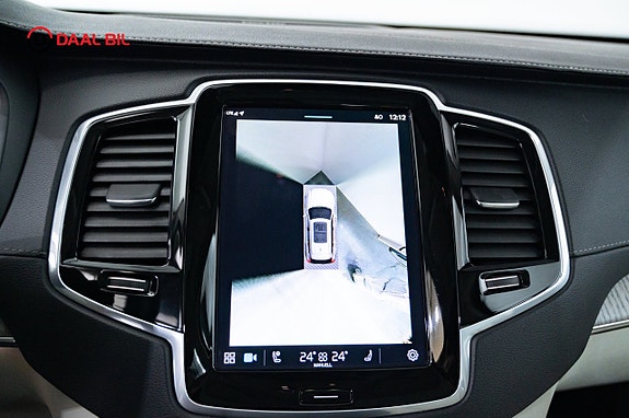 Volvo XC90 17 of 27
