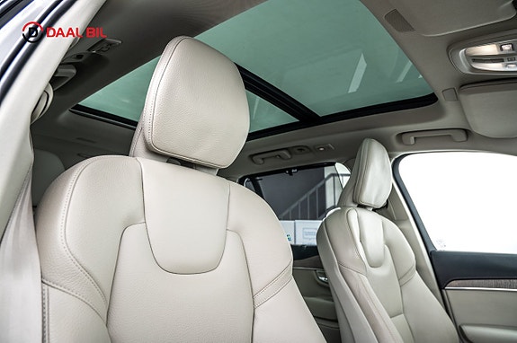 Volvo XC90 22 of 27