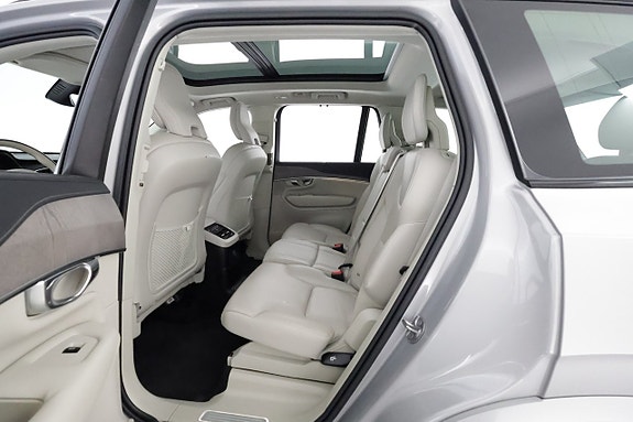 Volvo XC90 12 of 30
