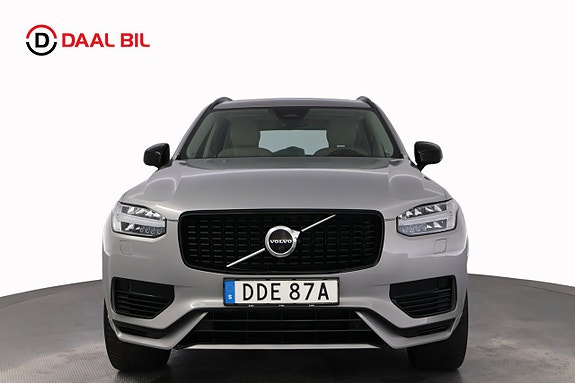Volvo XC90 2 of 30