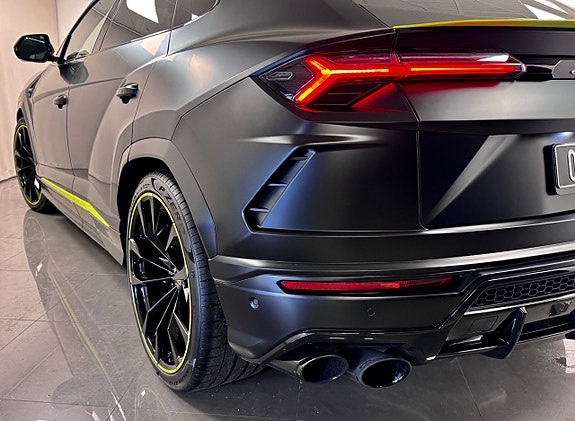 Lamborghini Urus 18 of 18