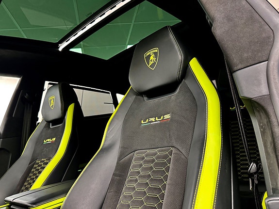 Lamborghini Urus 6 of 18