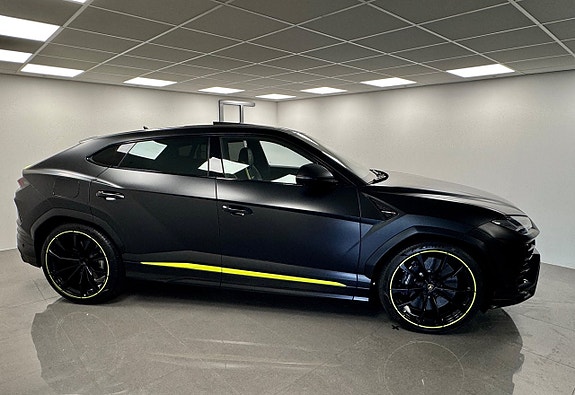 Lamborghini Urus 7 of 18