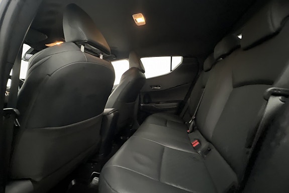 Toyota C-HR 25 of 26