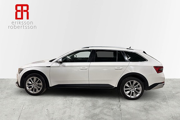 Skoda Superb Scout 2 of 5