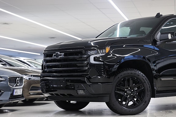 Chevrolet Silverado EV 4 of 26