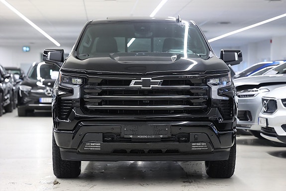 Chevrolet Silverado EV 5 of 26