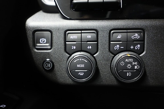 Chevrolet Silverado EV 23 of 26