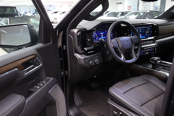 Chevrolet Silverado EV 17 of 26
