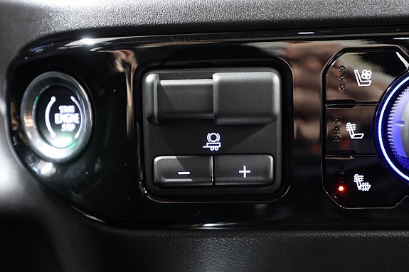 Chevrolet Silverado EV 22 of 26