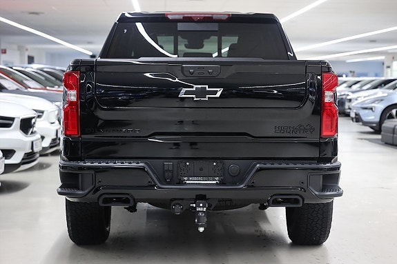 Chevrolet Silverado EV 9 of 26