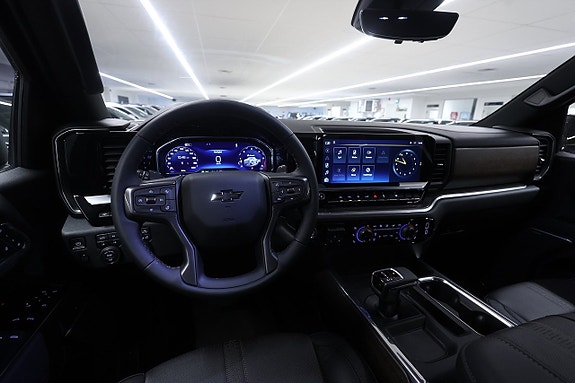 Chevrolet Silverado EV 18 of 26