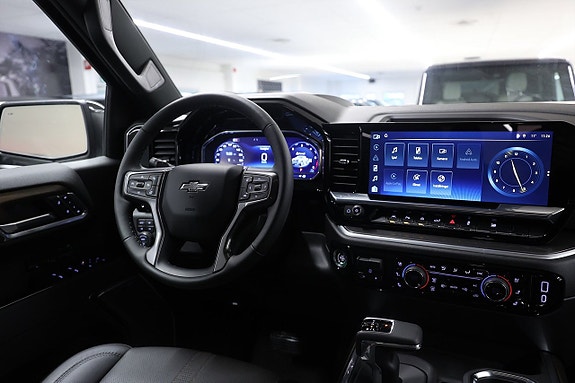 Chevrolet Silverado EV 13 of 26