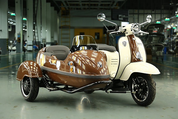 Royal Alloy TG350 SE med sidovagn 9 of 30