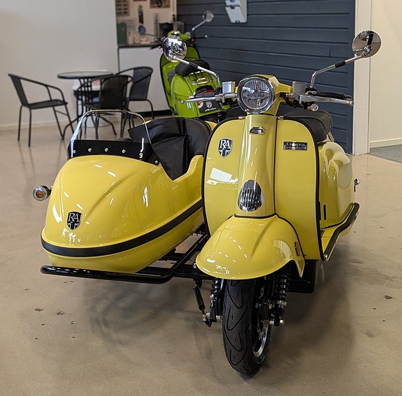 Royal Alloy TG350 SE med sidovagn 3 of 30