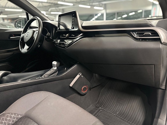 Toyota C-HR 15 of 24