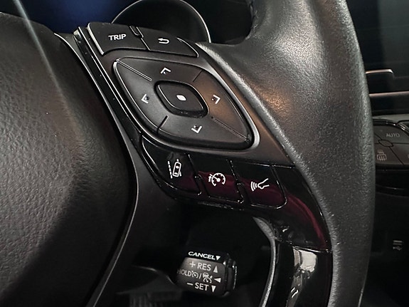 Toyota C-HR 20 of 24